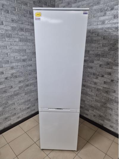 Холодильник Electrolux ENN 3153AOW